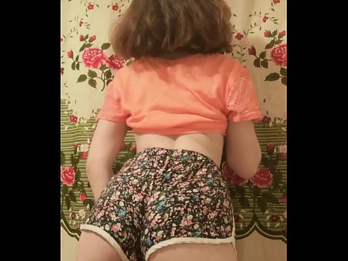 ❤️ Seksi mlada bejba se pred kamero sleče s kratkih hlač ❤ Porn video pri nas ❌❤